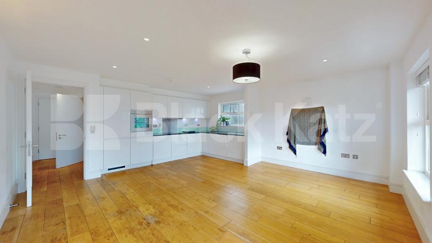 Spacious 3 bed 3 bath apartment set in a beautiful location  Adelaide Road, Primrose Hill / Chalk Farm